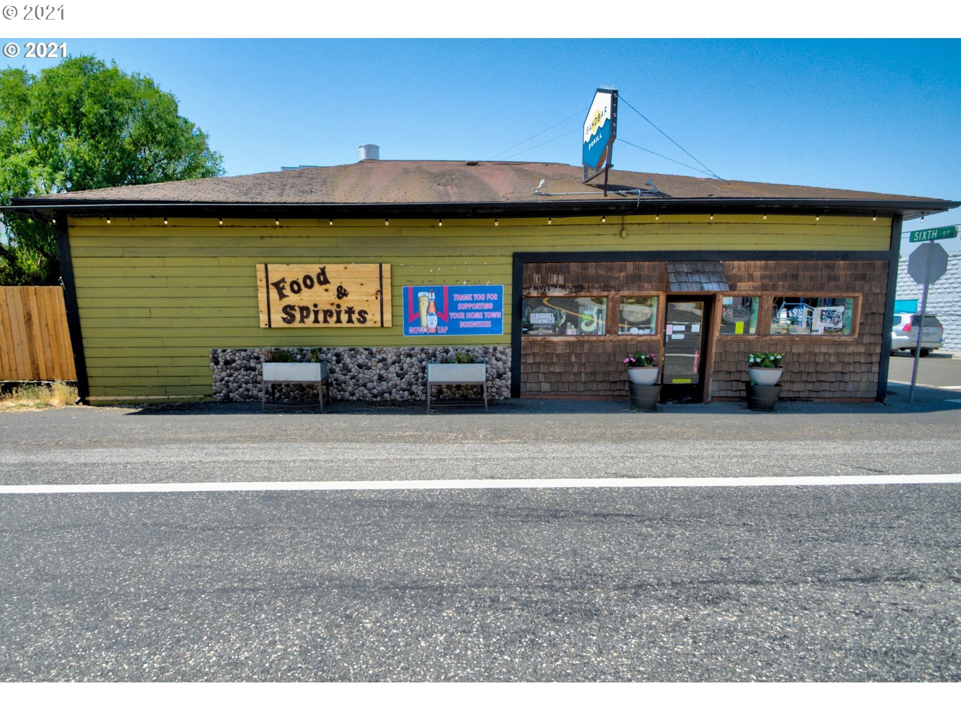 600 State Street Lyle, WA 98635 - Photo 5 of 8 a view of a garage