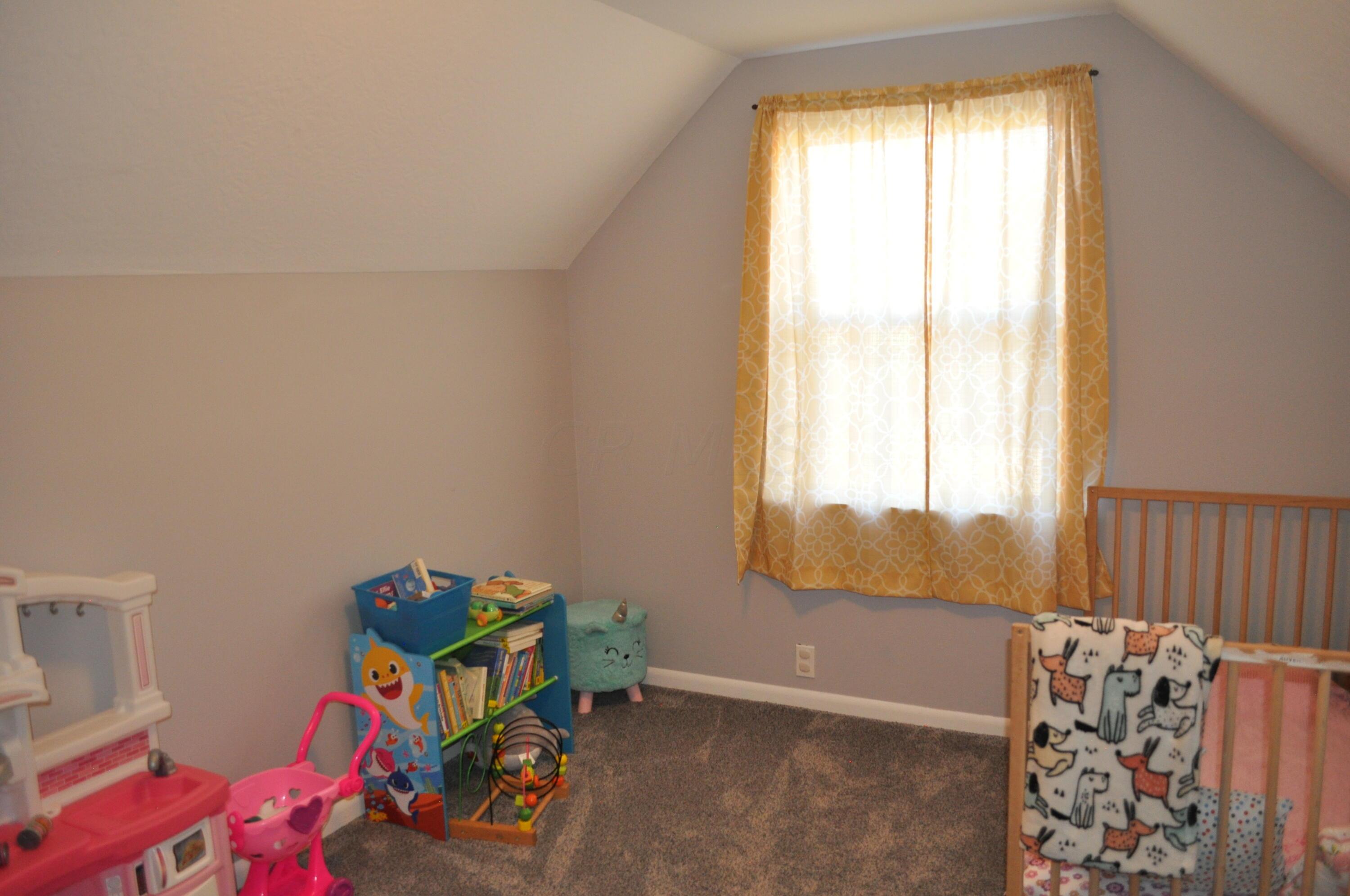 3386 Eakin Road Columbus, OH 43204 - Photo 22 of 31 Bedroom 2 Upstairs