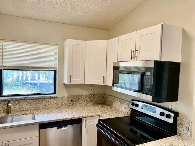 $2,300 | 6194 Seven Springs Boulevard, Greenacres, FL 33463