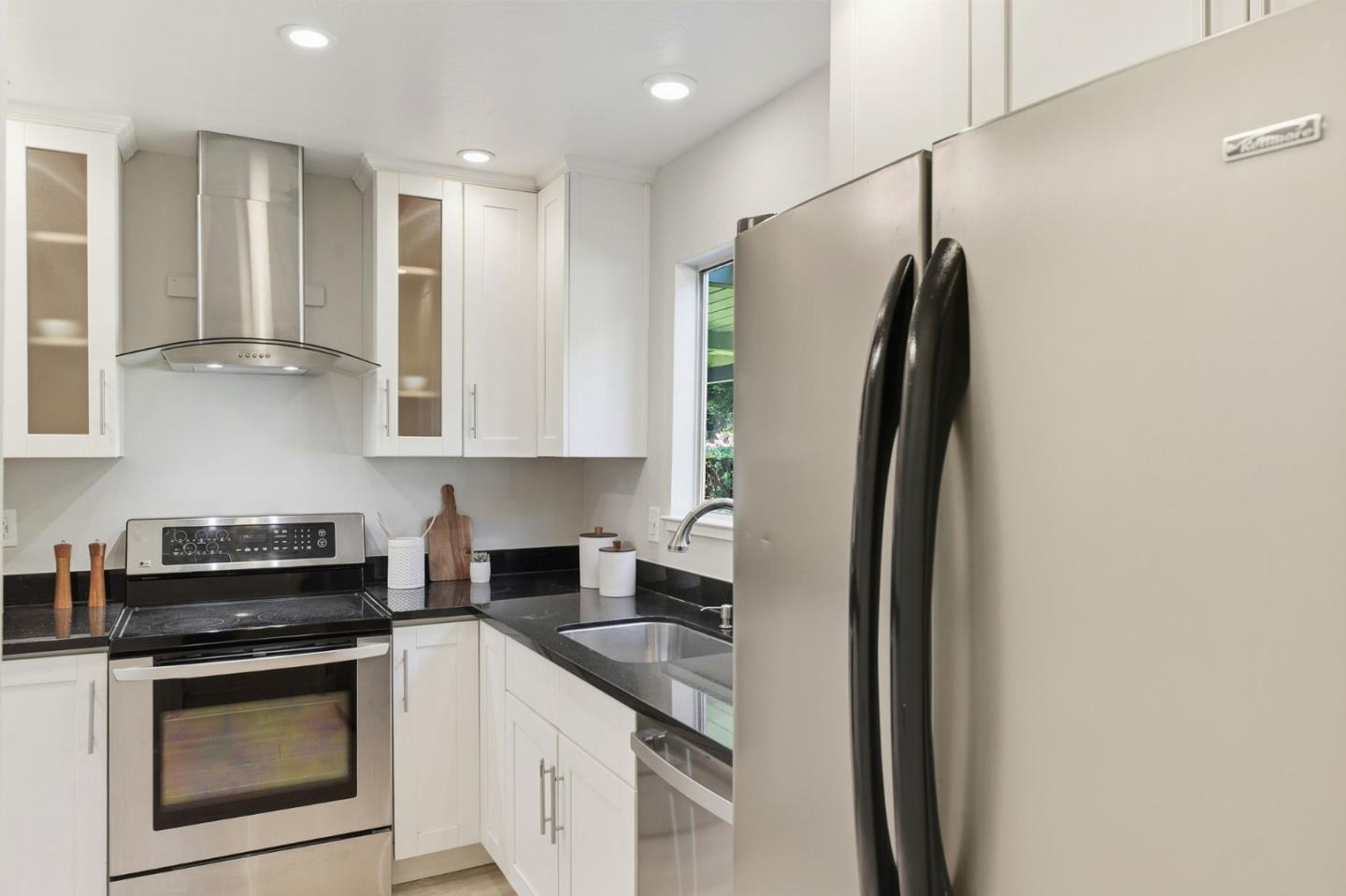 2047 Montecito Avenue, Unit 2 Mountain View, CA 94043 - Photo 6 of 36