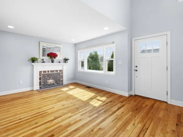 $4,800 | 165 Hartford Street, Natick, MA 01760