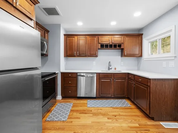 $4,800 | 165 Hartford Street, Natick, MA 01760