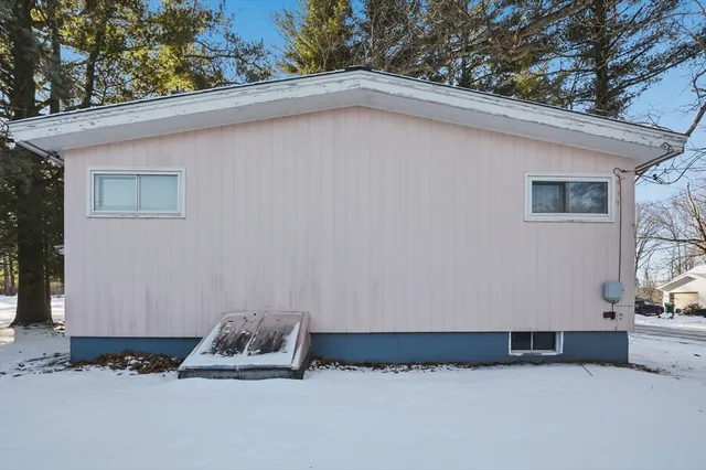 $395,000 | 27 Thurston Place, Fitchburg, MA 01420