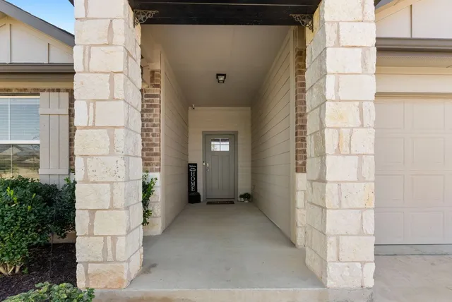 $325,000 | 124 Harlan Drive, Hutto, TX 78634