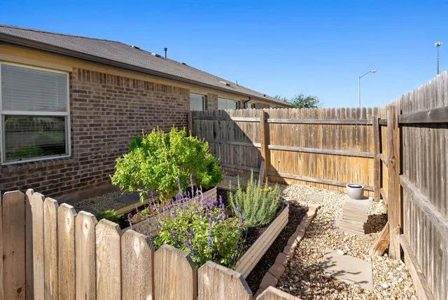 $325,000 | 124 Harlan Drive, Hutto, TX 78634