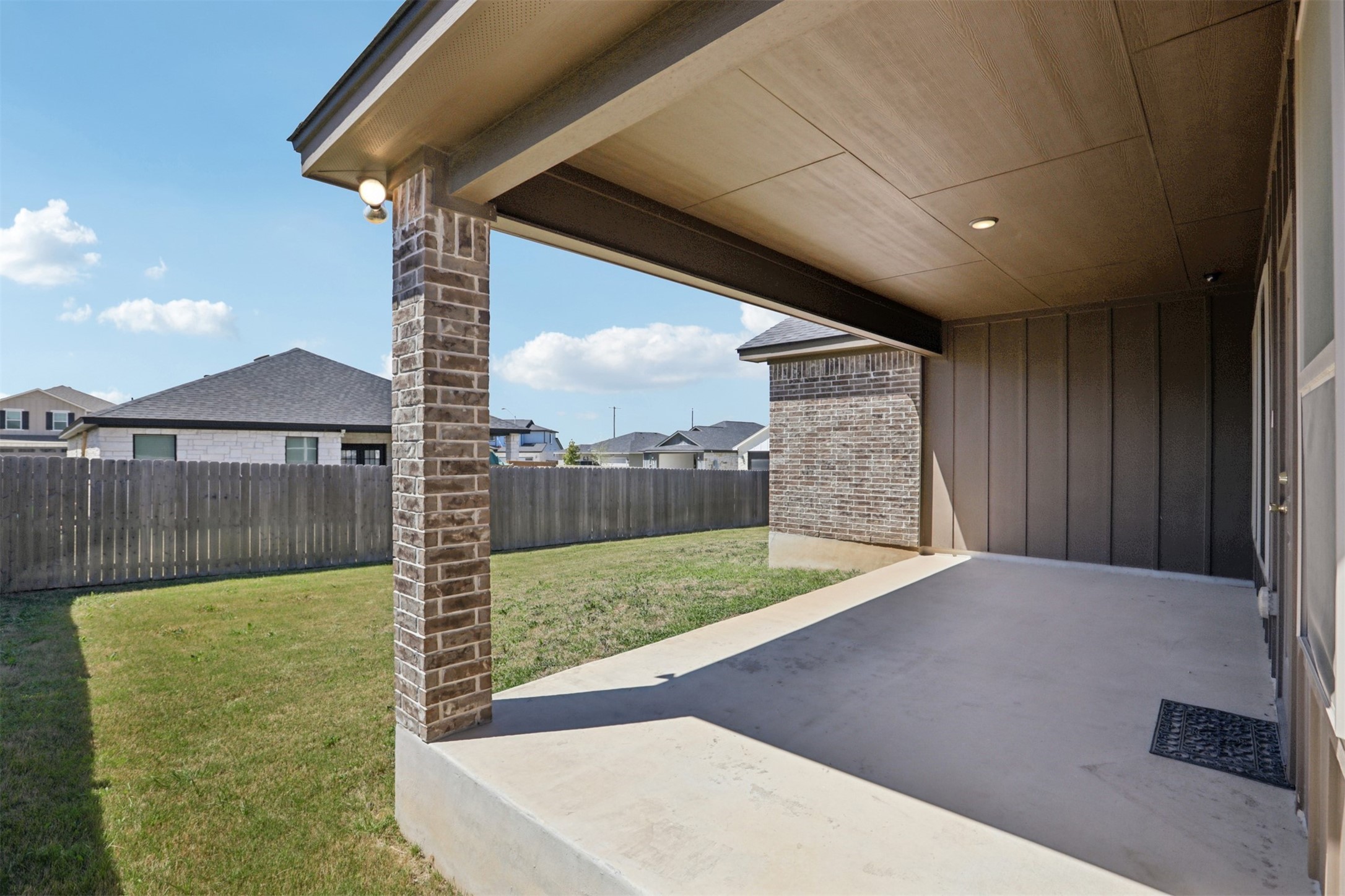500 Seabiscuit Drive Jarrell, TX 76537 - Photo 28 of 33 a view of a porch