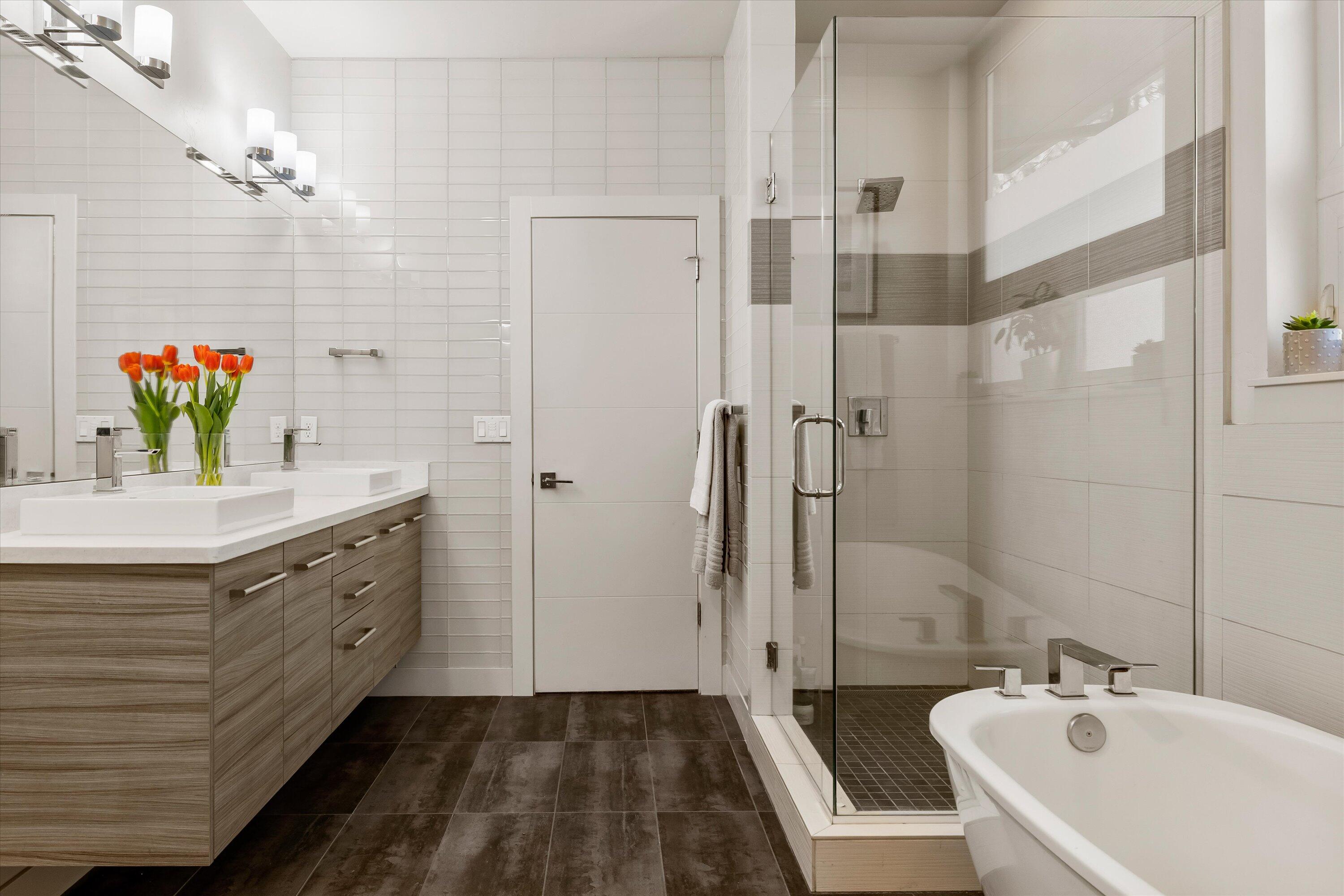 19504 Southwest Century Drive Bend, OR 97702 - Photo 25 of 58 a bathroom with a sink and a mirror