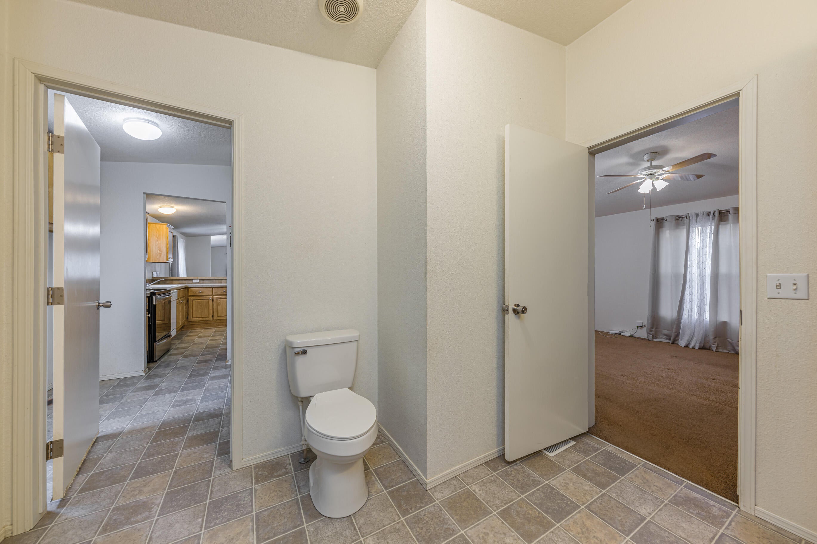 6664 Table Rock Road Central Point, OR 97502 - Photo 14 of 31 Web-5