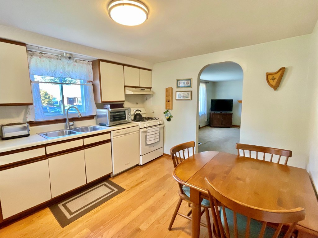 213 Kimble Road Vestal, NY 13850 - Photo 8 of 34 Gallery Image 8