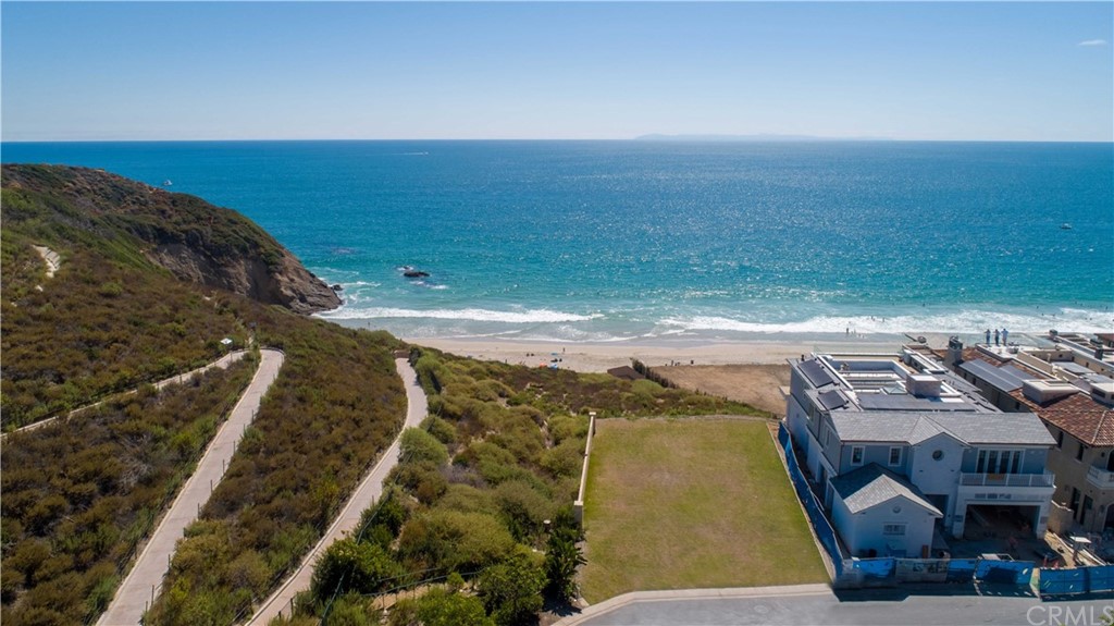 1 Beach View Avenue Dana Point, CA 92629 - Photo 2 of 8 a view of a ocean