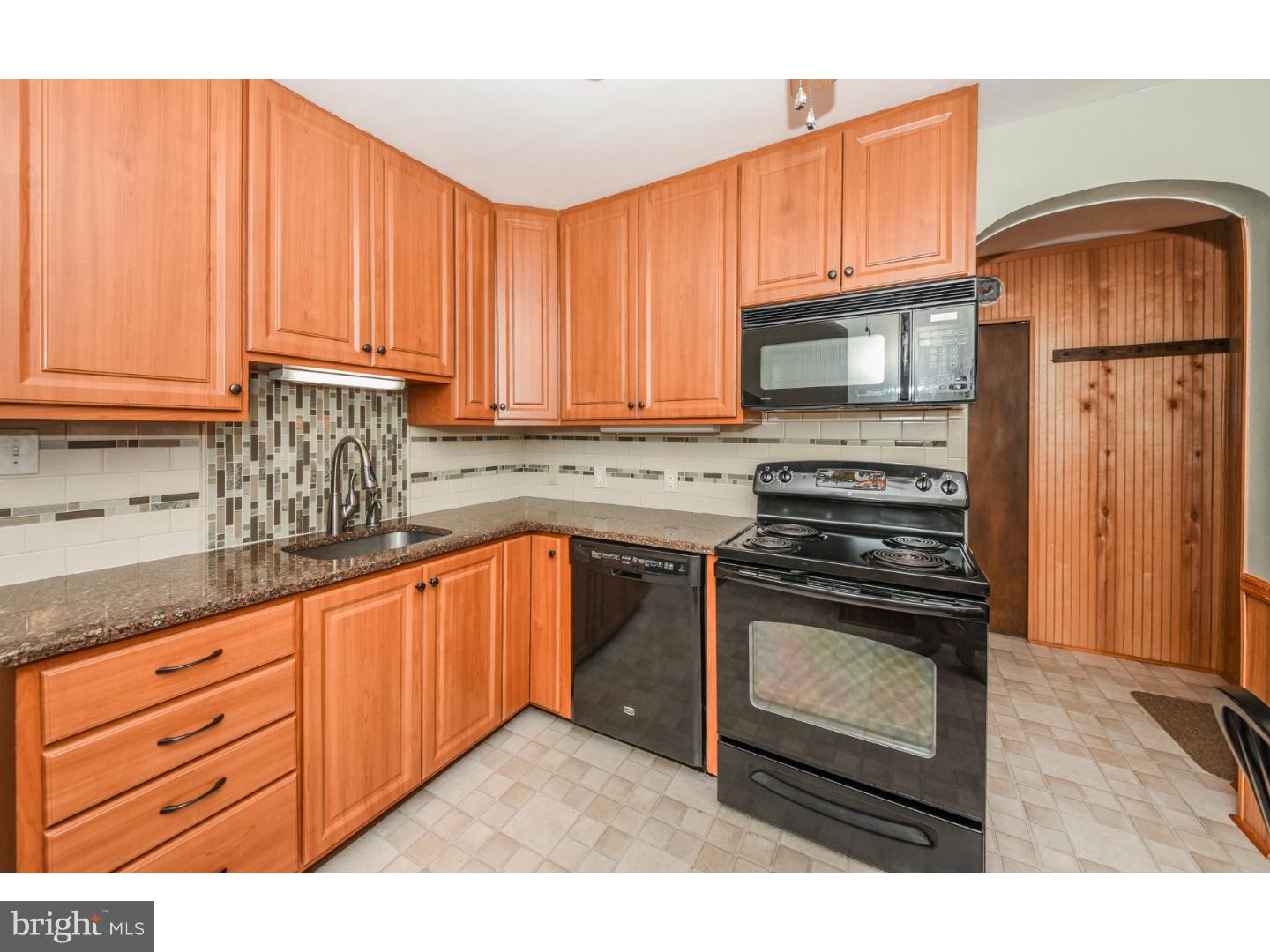 134 Garden Road Oreland, PA 19075 - Photo 12 of 25 Kitchen