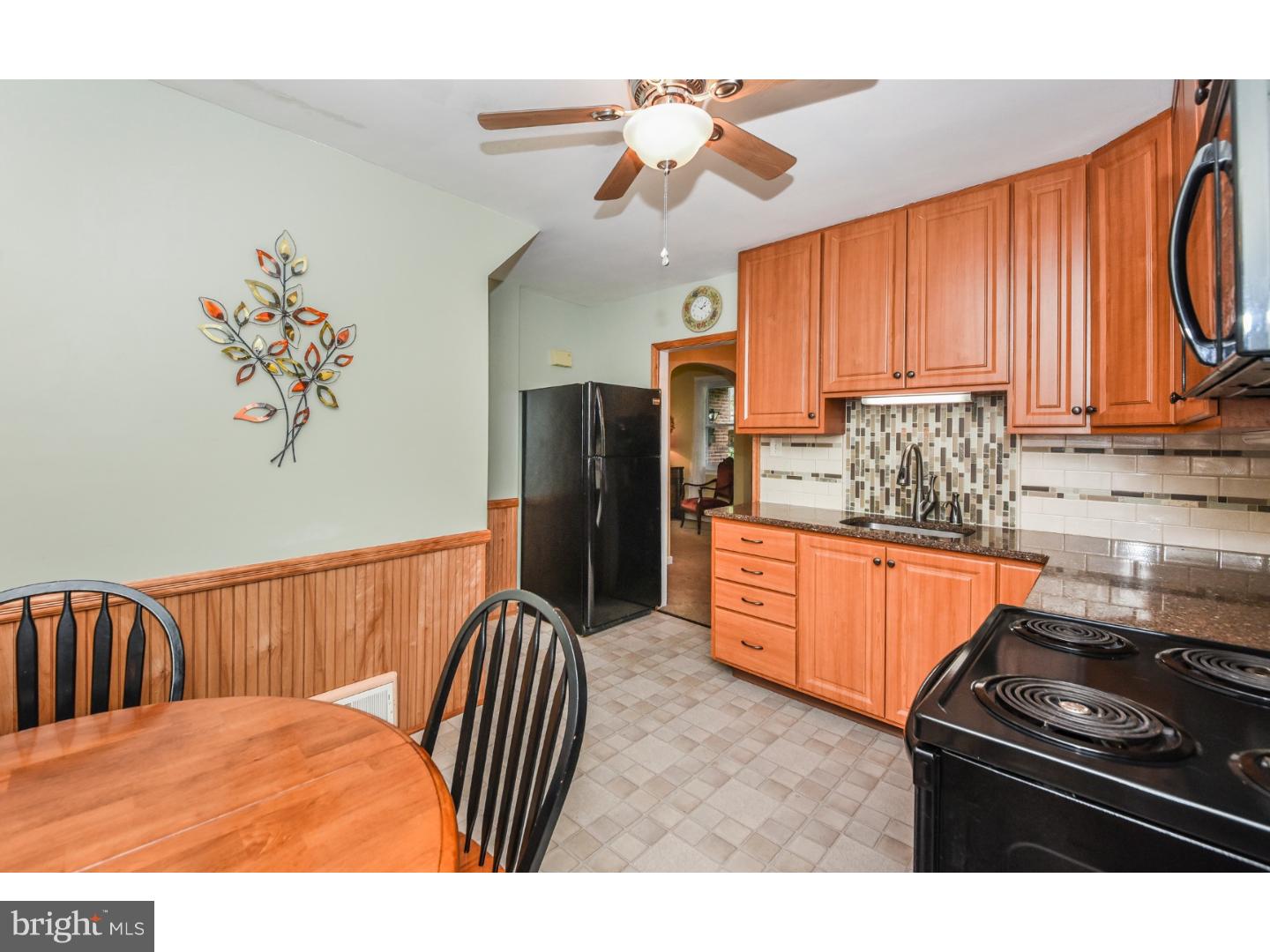 134 Garden Road Oreland, PA 19075 - Photo 13 of 25 Kitchen