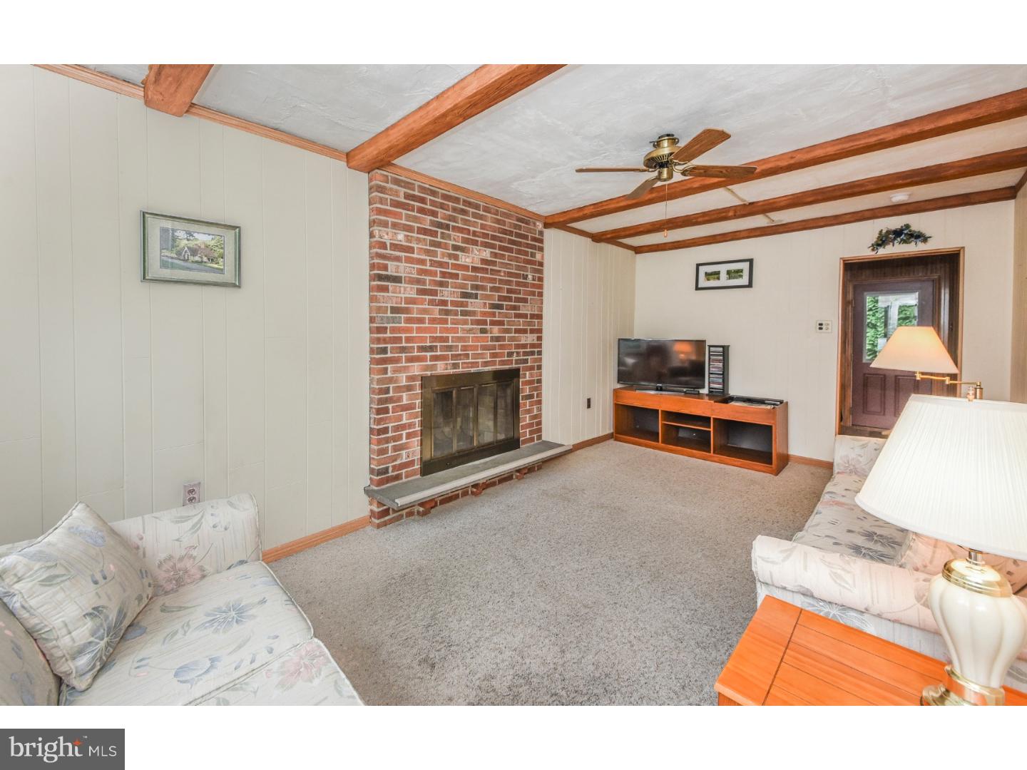 134 Garden Road Oreland, PA 19075 - Photo 15 of 25 Family Room
