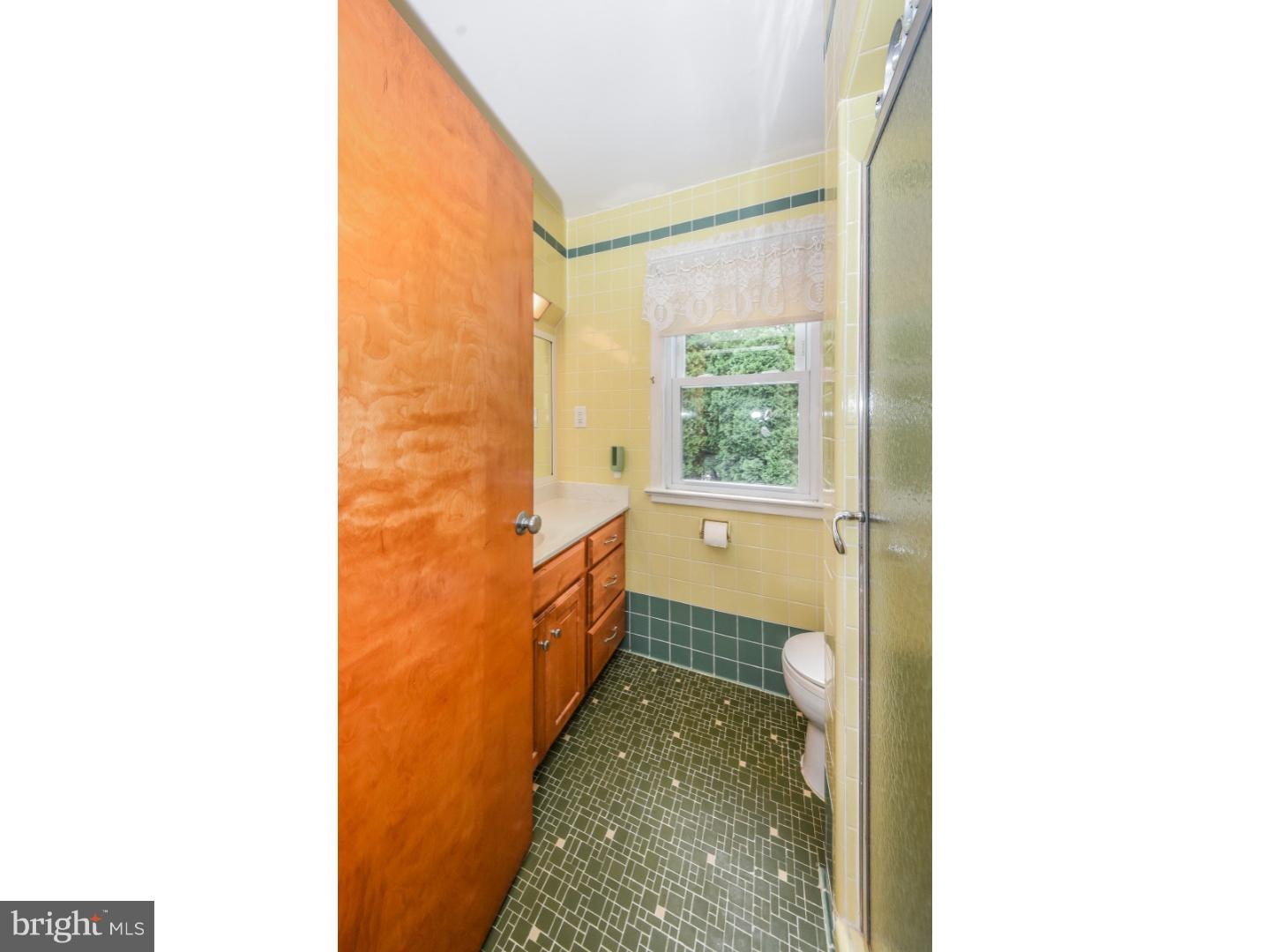 134 Garden Road Oreland, PA 19075 - Photo 18 of 25 Bathroom