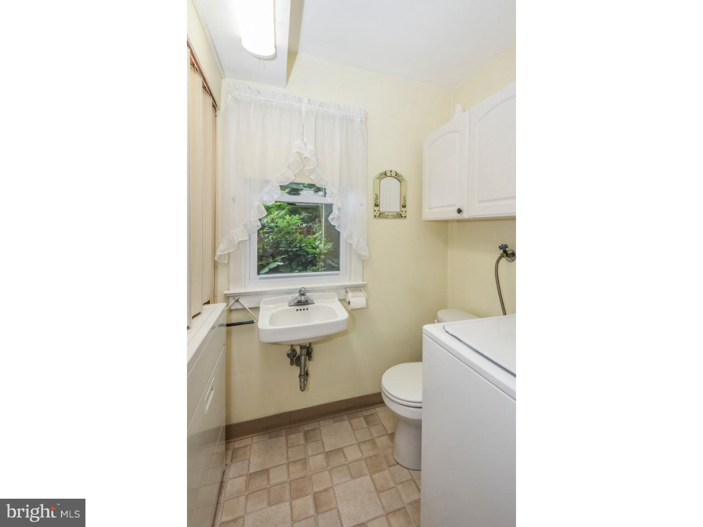 134 Garden Road Oreland, PA 19075 - Photo 23 of 25 Bathroom