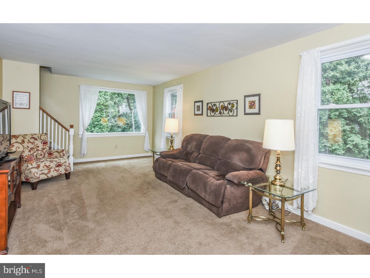 134 Garden Road Oreland, PA 19075 - Photo 7 of 25 Living Room