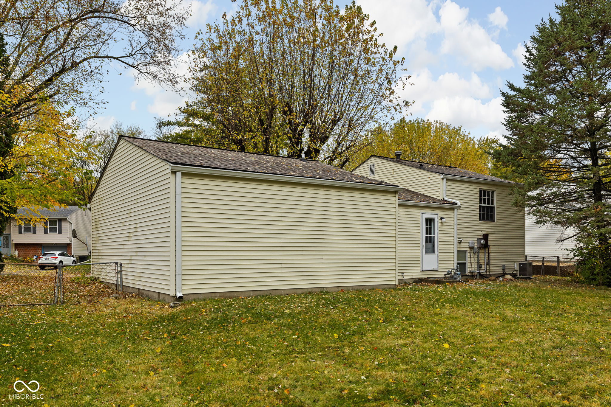 107 Lansdowne Road Indianapolis, IN 46234 - Photo 3 of 23