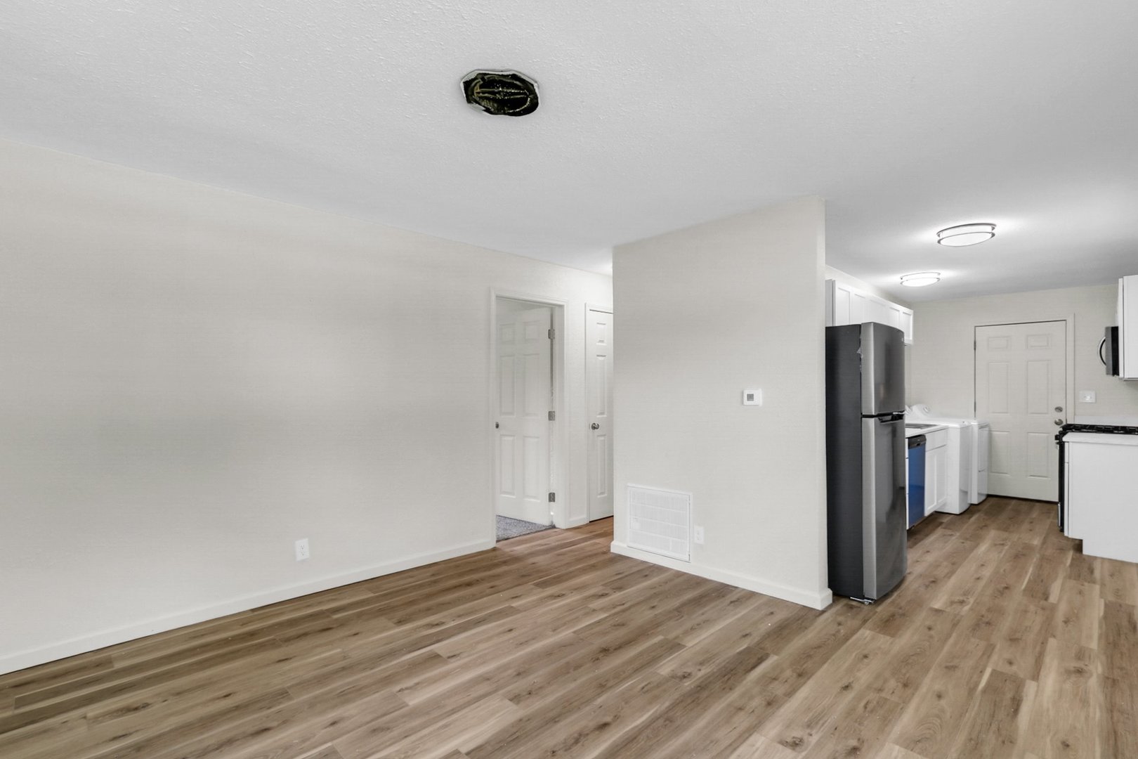 1408 Hedge Road Champaign, IL 61821 - Photo 4 of 24