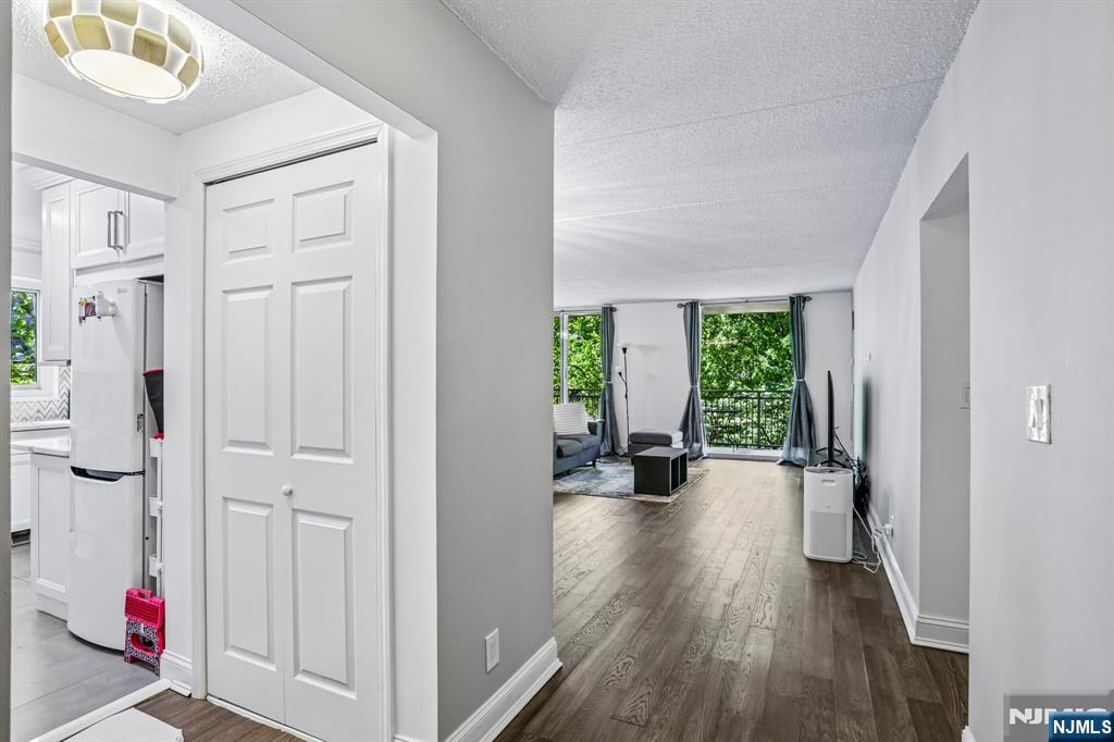 1077 River Road, Unit 211 Edgewater, NJ 07020 - Photo 4 of 25
