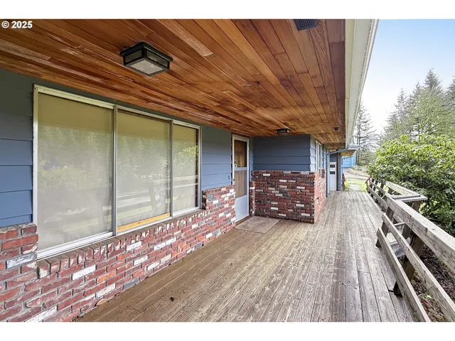 $1,449,999 | 19955 Southeast Tillstrom Road, Damascus, OR 97089