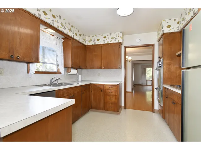 $1,449,999 | 19955 Southeast Tillstrom Road, Damascus, OR 97089