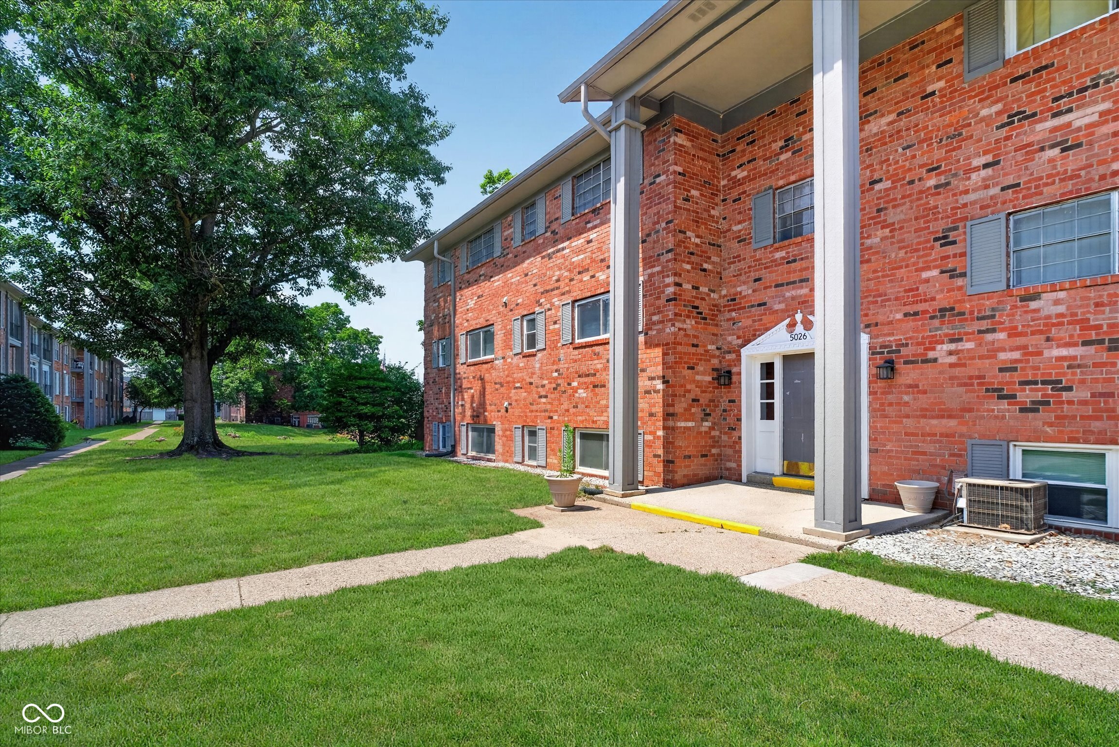 5026 Allisonville Road, Unit B Indianapolis, IN 46205 - Photo 2 of 44