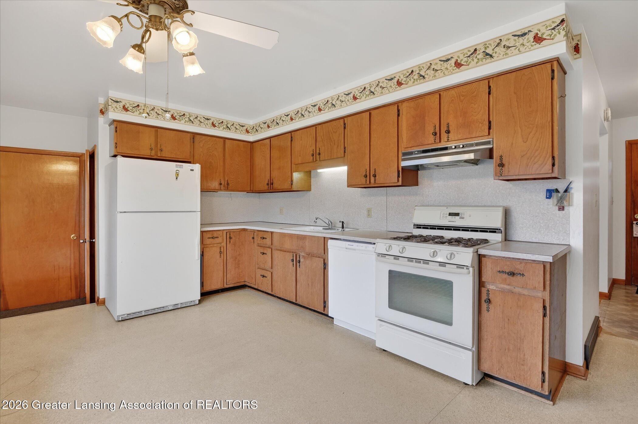 3187 South Canfield Road Eaton Rapids, MI 48827 - Photo 7 of 36 11-3187-S-Canfield-Rd-Windowstill