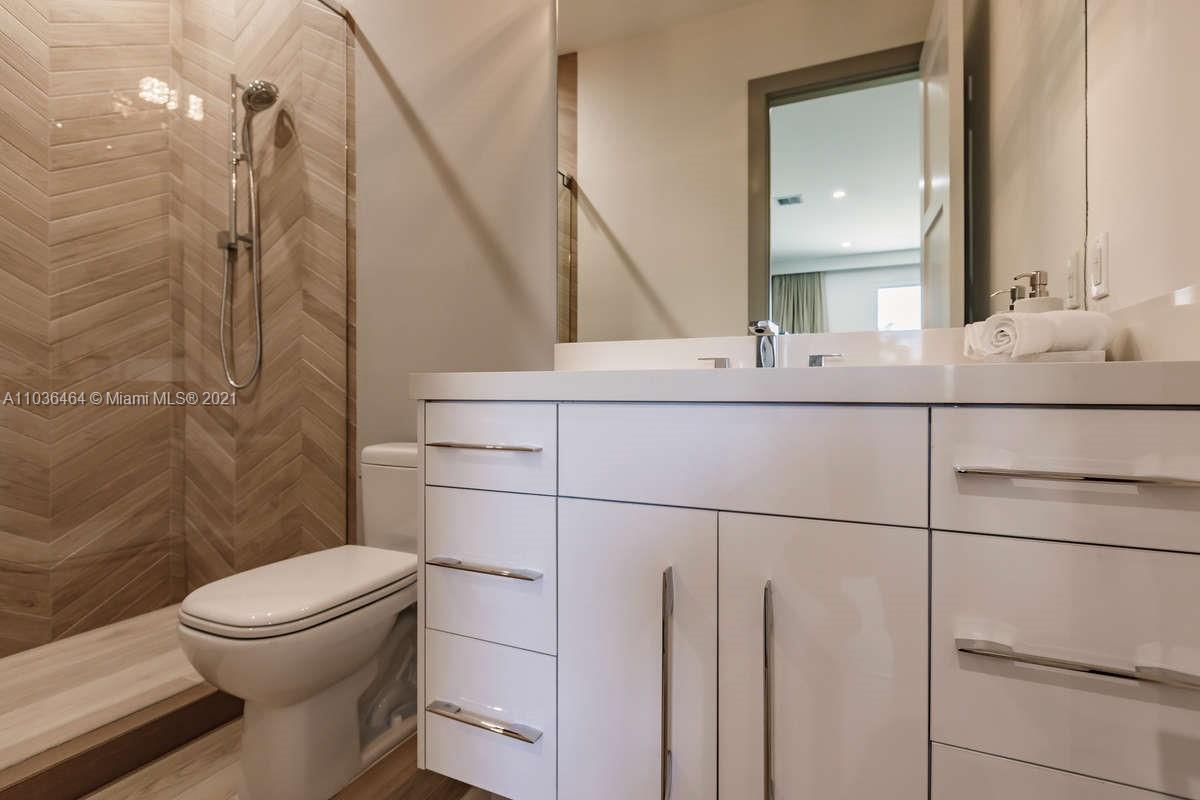 3099 Lake Ridge Lane Weston, FL 33332 - Photo 60 of 71 Gallery Image 60