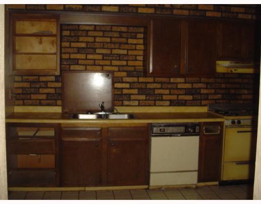 356 Oak Road Plum, PA 15239 - Photo 2 of 8 Kitchen.