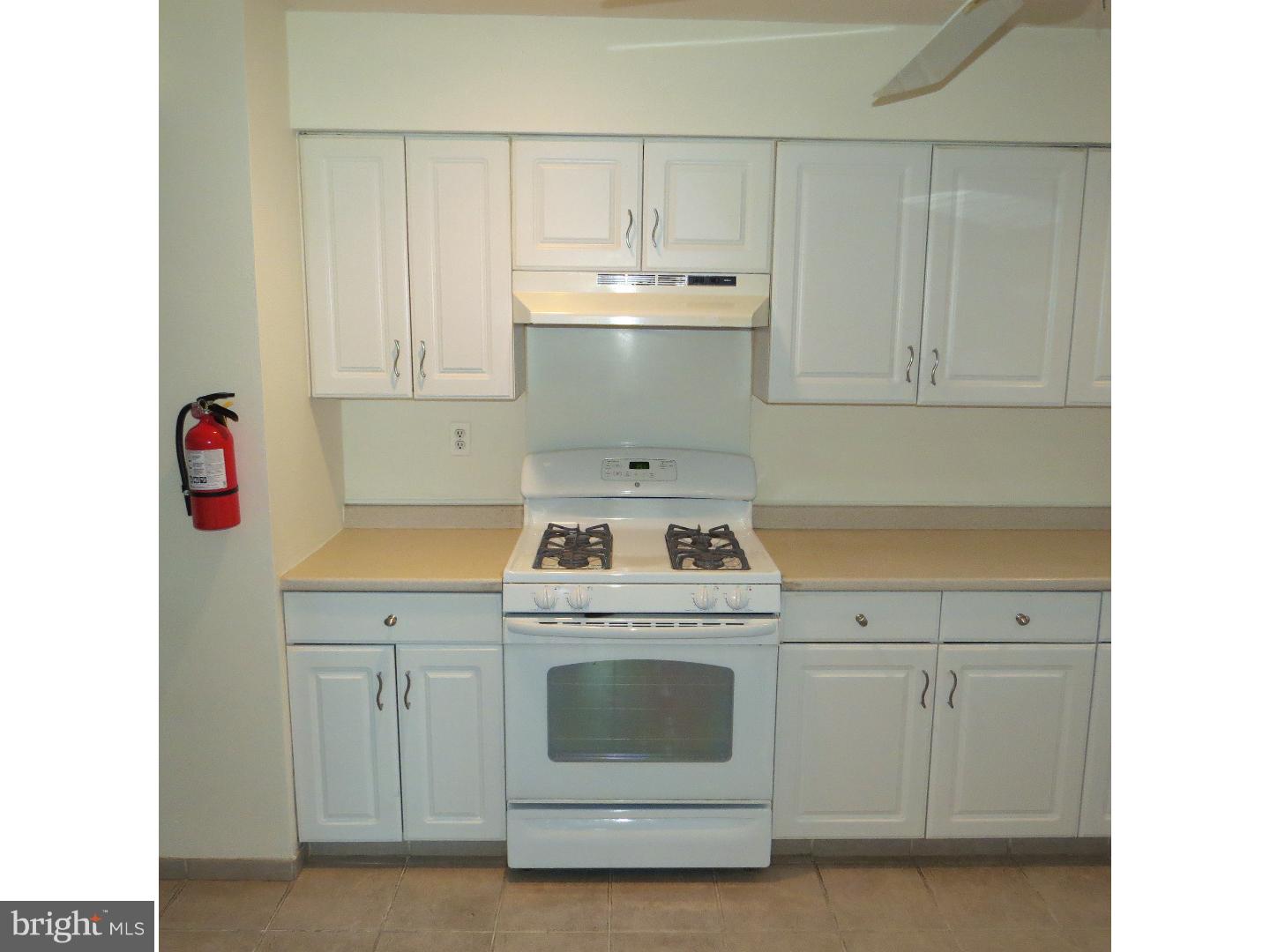 68 Hillside Road Turnersville, NJ 08012 - Photo 11 of 23 Gallery Image 11