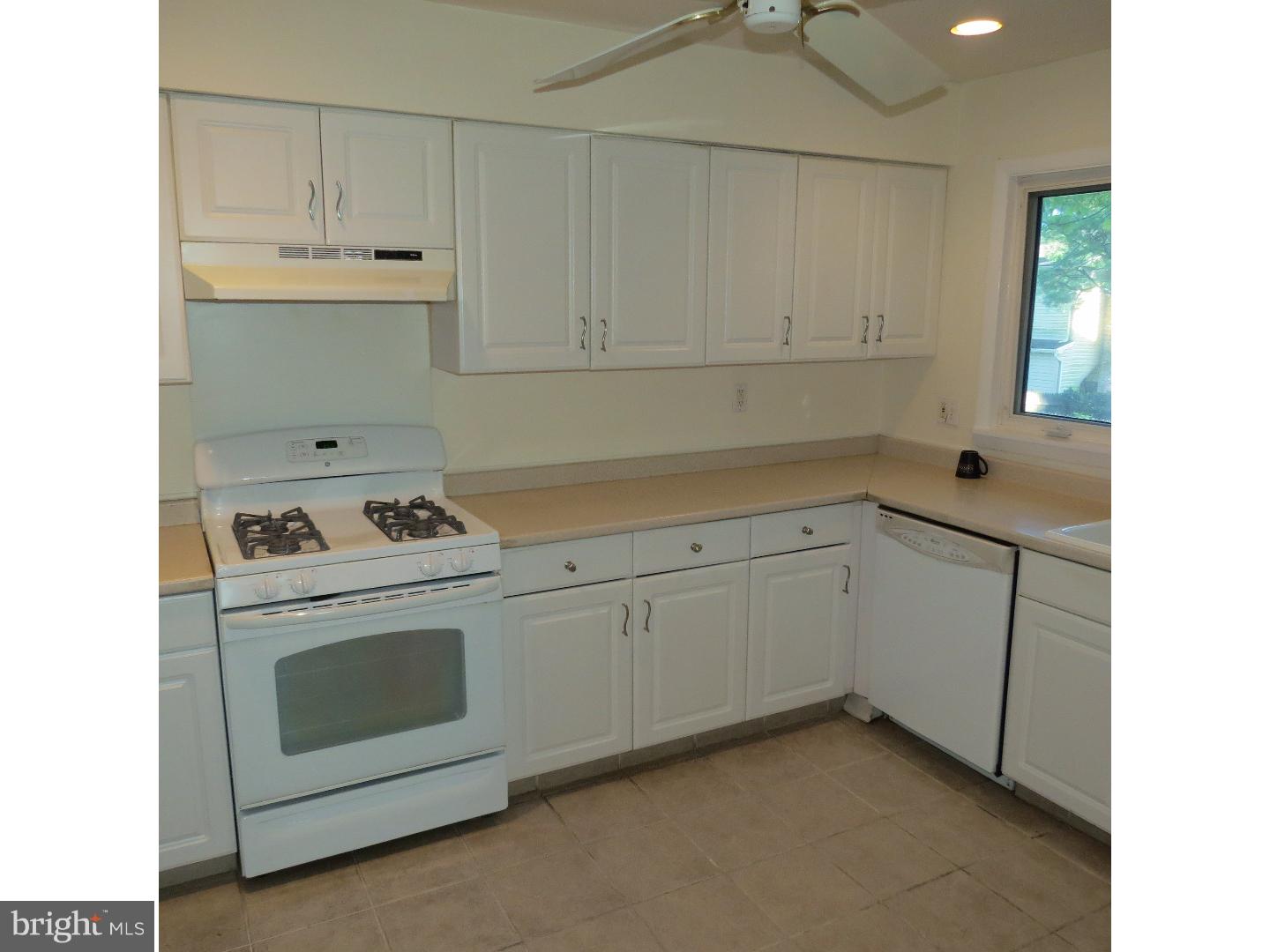 68 Hillside Road Turnersville, NJ 08012 - Photo 10 of 23 Gallery Image 10