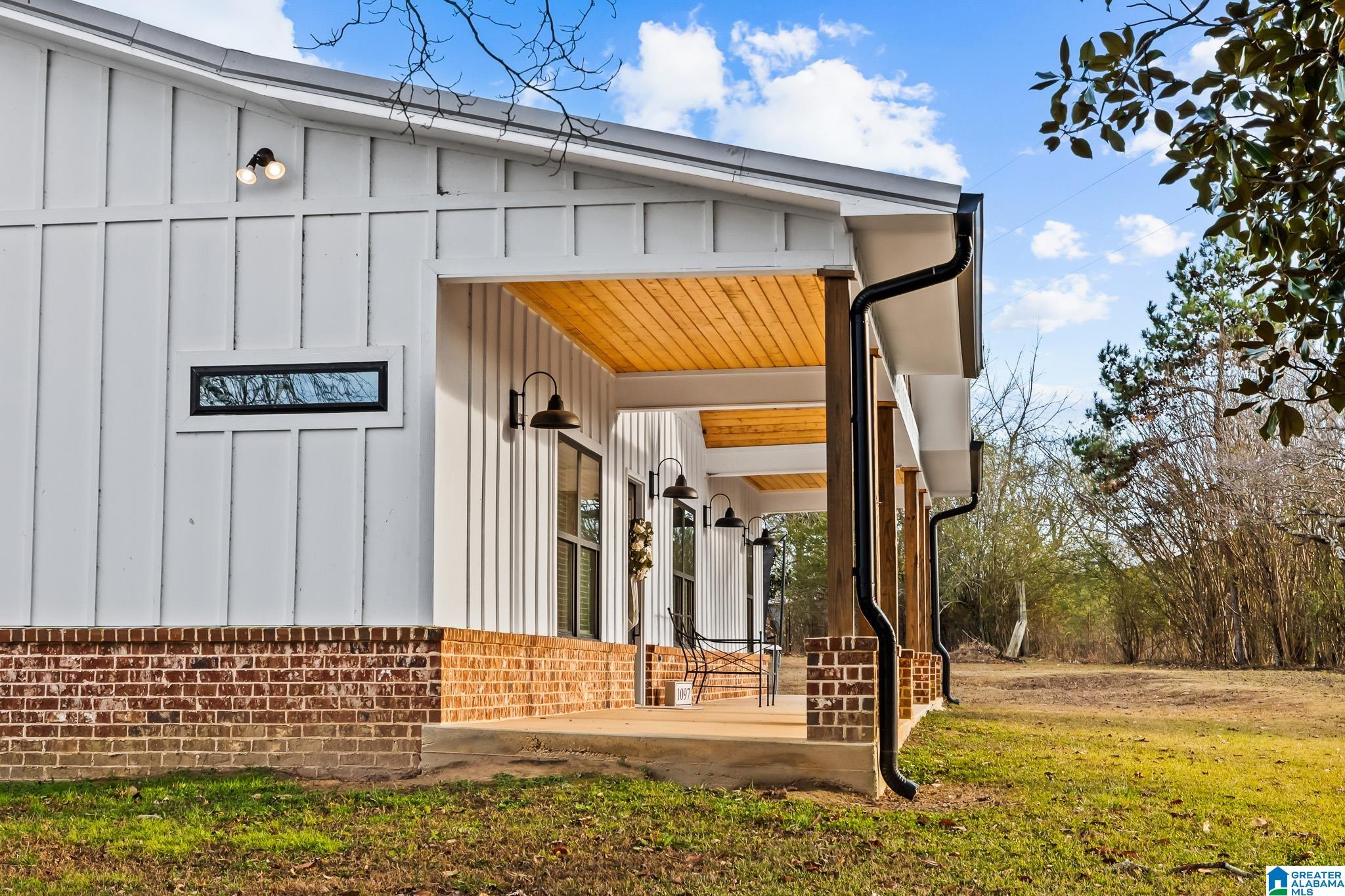 1097 Jones Chapel Road Springville, AL 35146 - Photo 5 of 44