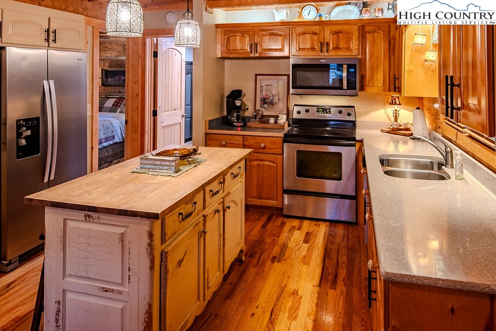 182 Streamside Lane Seven Devils, NC 28604 - Photo 19 of 47
