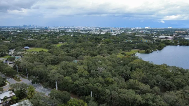 $319,000 | 3321 Farragut Street, Unit 7H, Hollywood, FL 33021