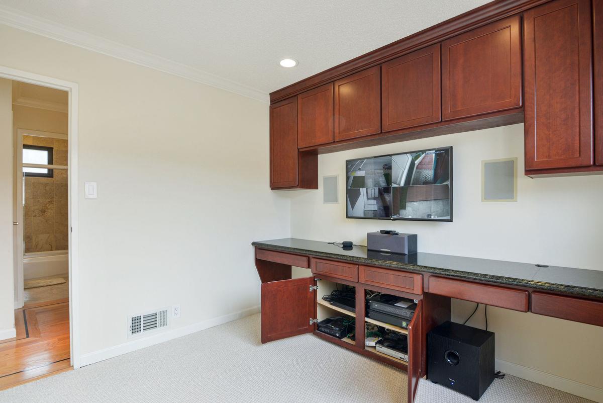 130 Gateway Drive Pacifica, CA 94044 - Photo 21 of 46