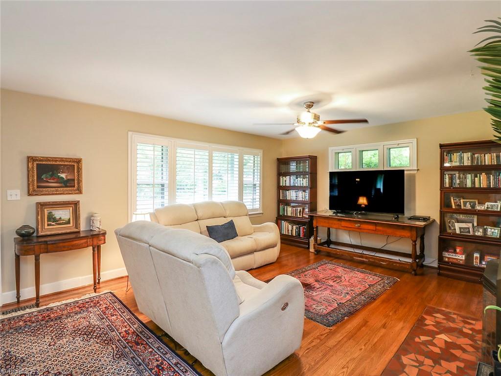 709 Lipscomb Road Greensboro, NC 27410 - Photo 3 of 29 Gallery Image 3