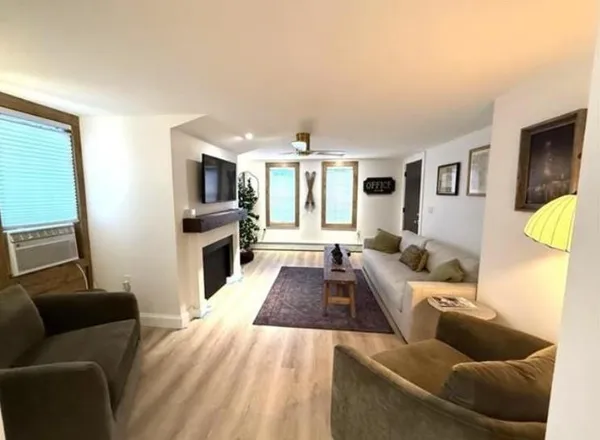 $2,250 | 2895 White Mountain Highway, Unit 2, Conway, NH 03860