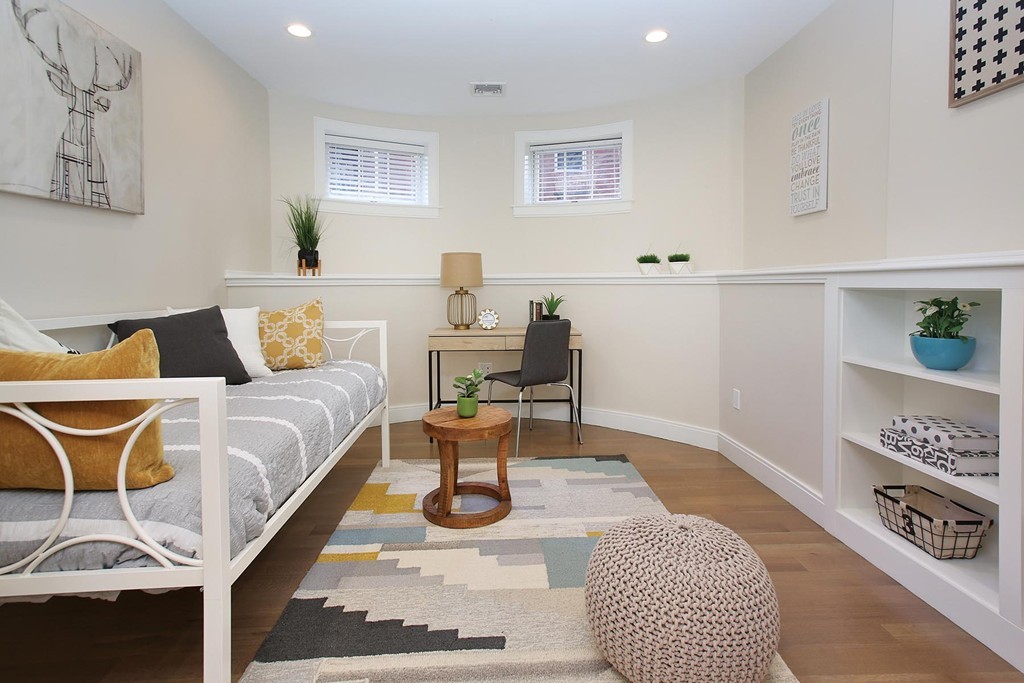 32 Kent Square, Unit 1 Brookline, MA 02446 - Photo 13 of 16