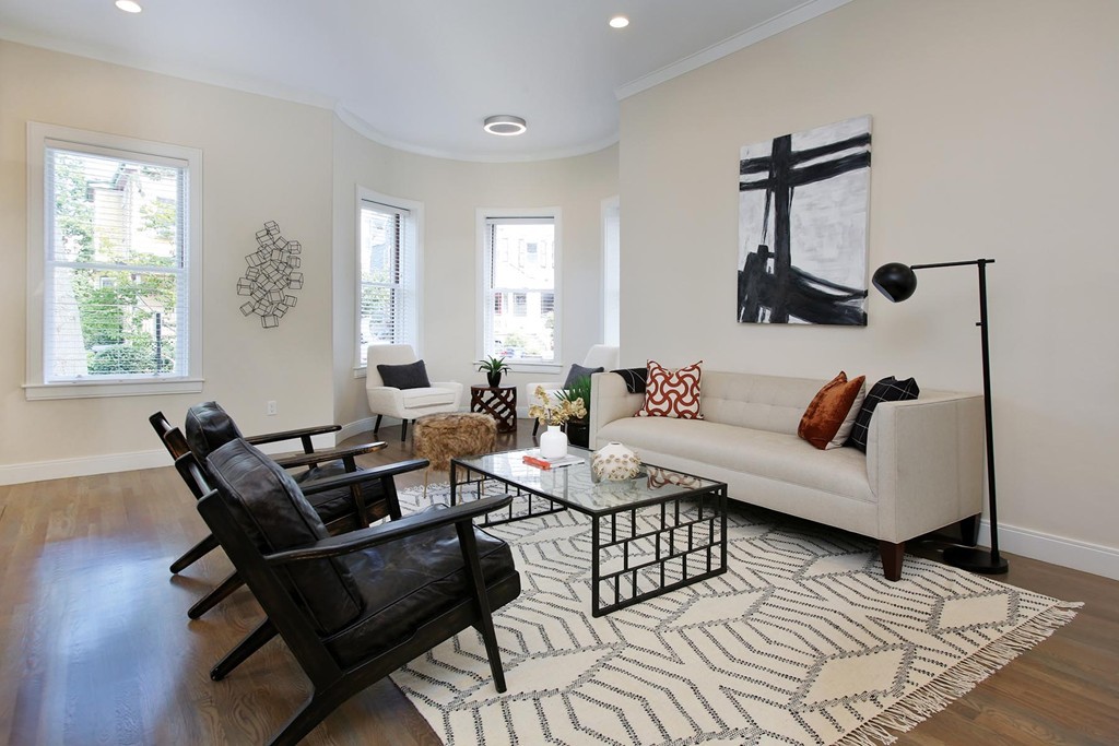 32 Kent Square, Unit 1 Brookline, MA 02446 - Photo 2 of 16