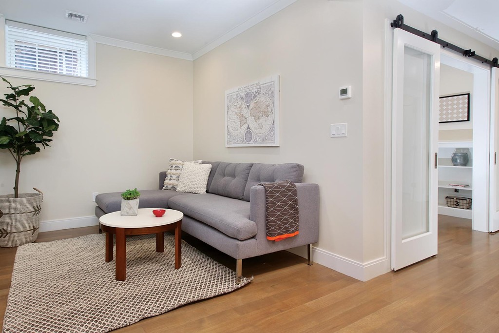 32 Kent Square, Unit 1 Brookline, MA 02446 - Photo 7 of 16