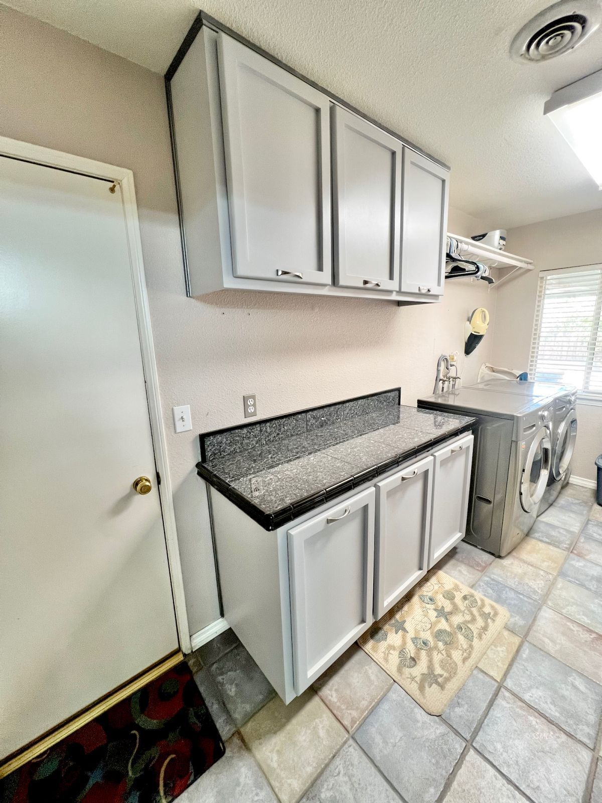1126 North Sierra View Street Ridgecrest, CA 93555 - Photo 14 of 37 Gallery Image 14