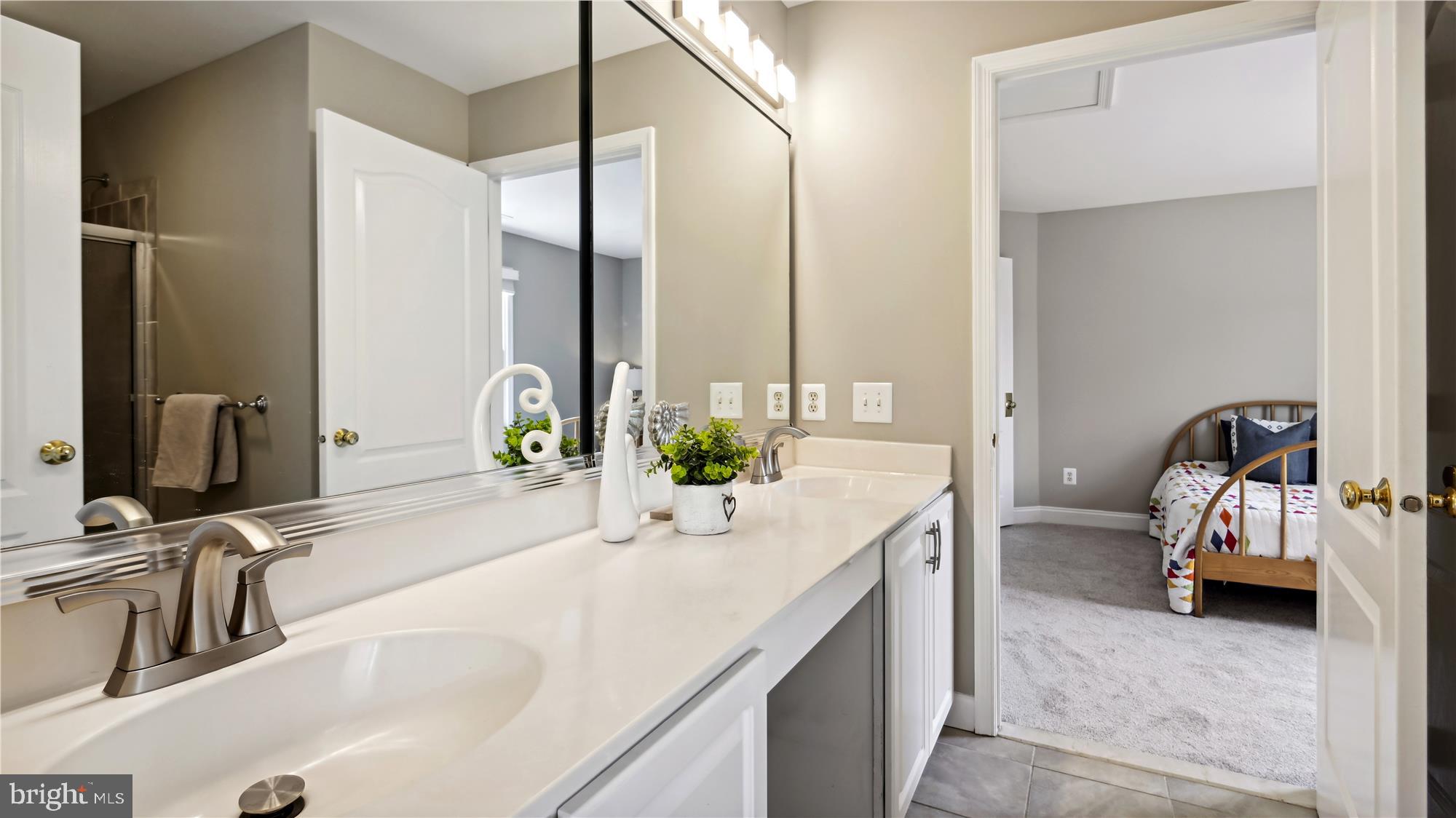 1702 Raleigh Hill Road Vienna, VA 22182 - Photo 31 of 60 Vanity
