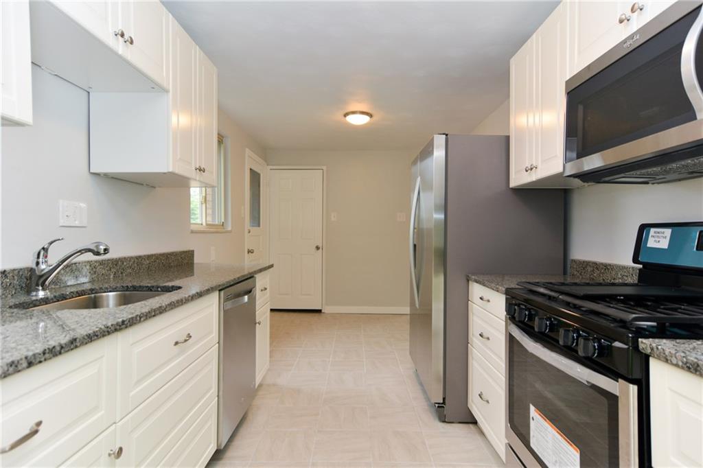 438 Pearce Road Pittsburgh, PA 15234 - Photo 2 of 18