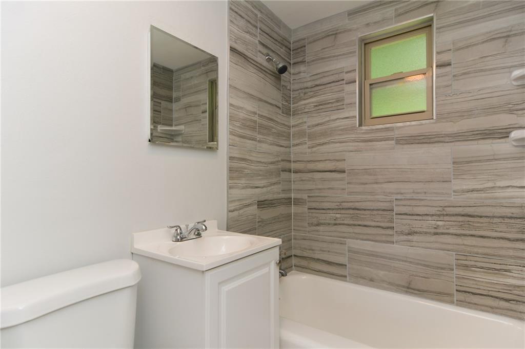 438 Pearce Road Pittsburgh, PA 15234 - Photo 11 of 18