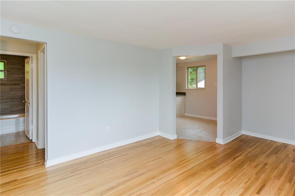 438 Pearce Road Pittsburgh, PA 15234 - Photo 10 of 18