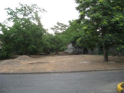1069 Spring Street Medford, OR 97504 - Photo 9 of 14 This lot is directly behind the 1071 Spr