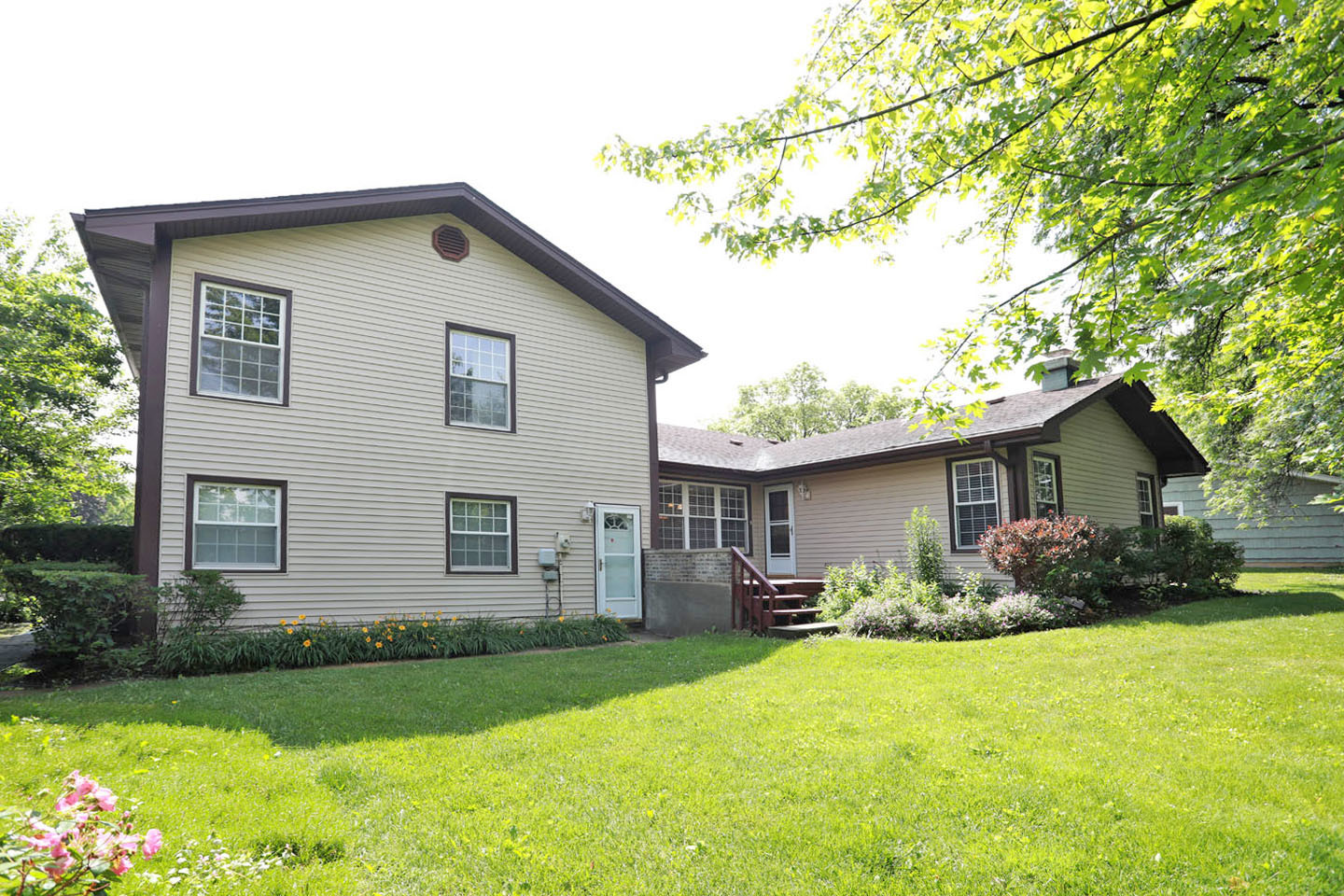 1324 Chartwell Road Schaumburg, IL 60169 - Photo 33 of 36