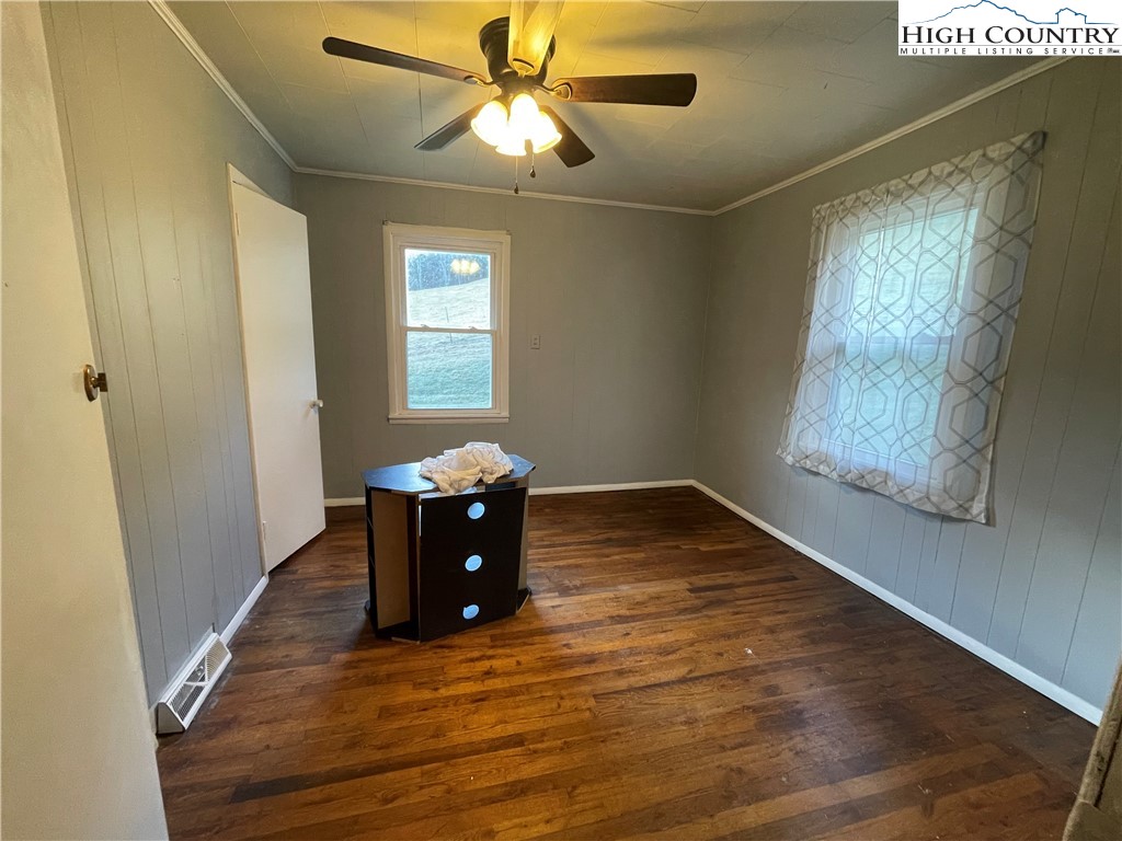 906 3 Top Road Creston, NC 28615 - Photo 12 of 37 Gallery Image 12