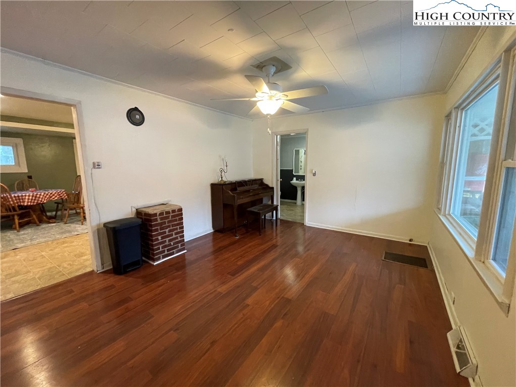 906 3 Top Road Creston, NC 28615 - Photo 15 of 37 Gallery Image 15