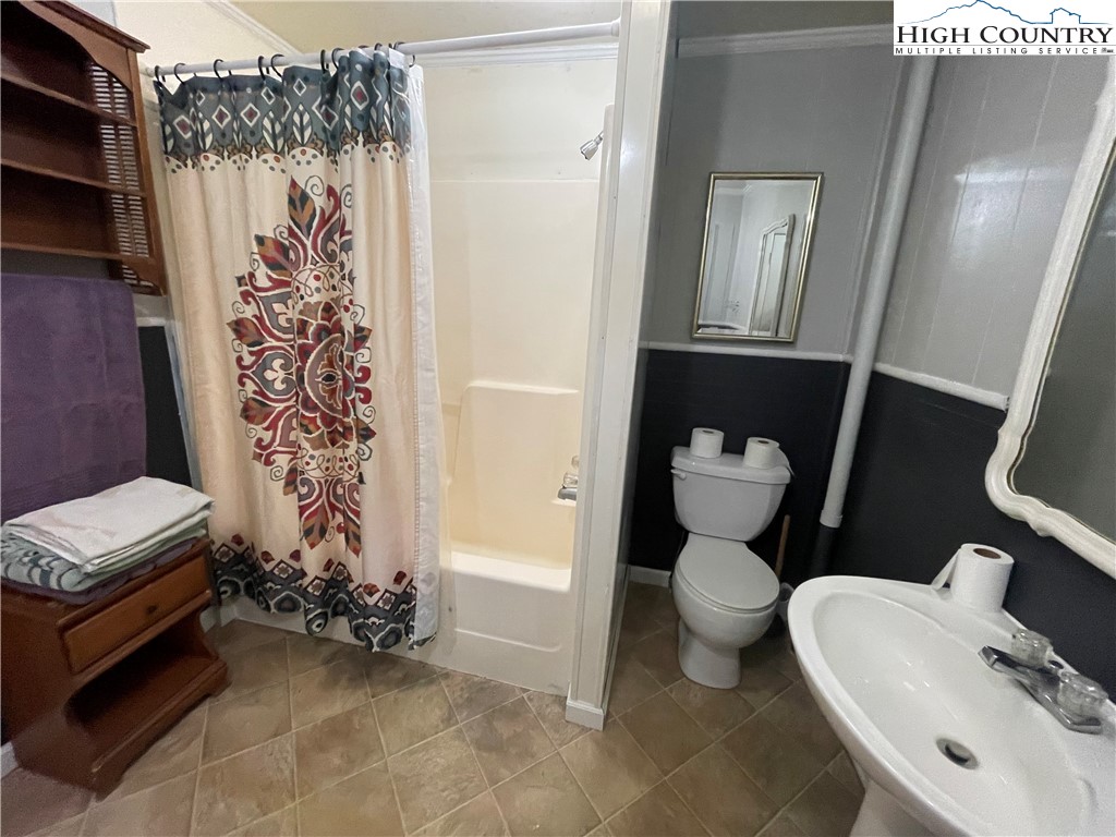 906 3 Top Road Creston, NC 28615 - Photo 17 of 37 Gallery Image 17